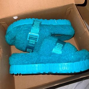 Ugg fluffita platform slides size 7